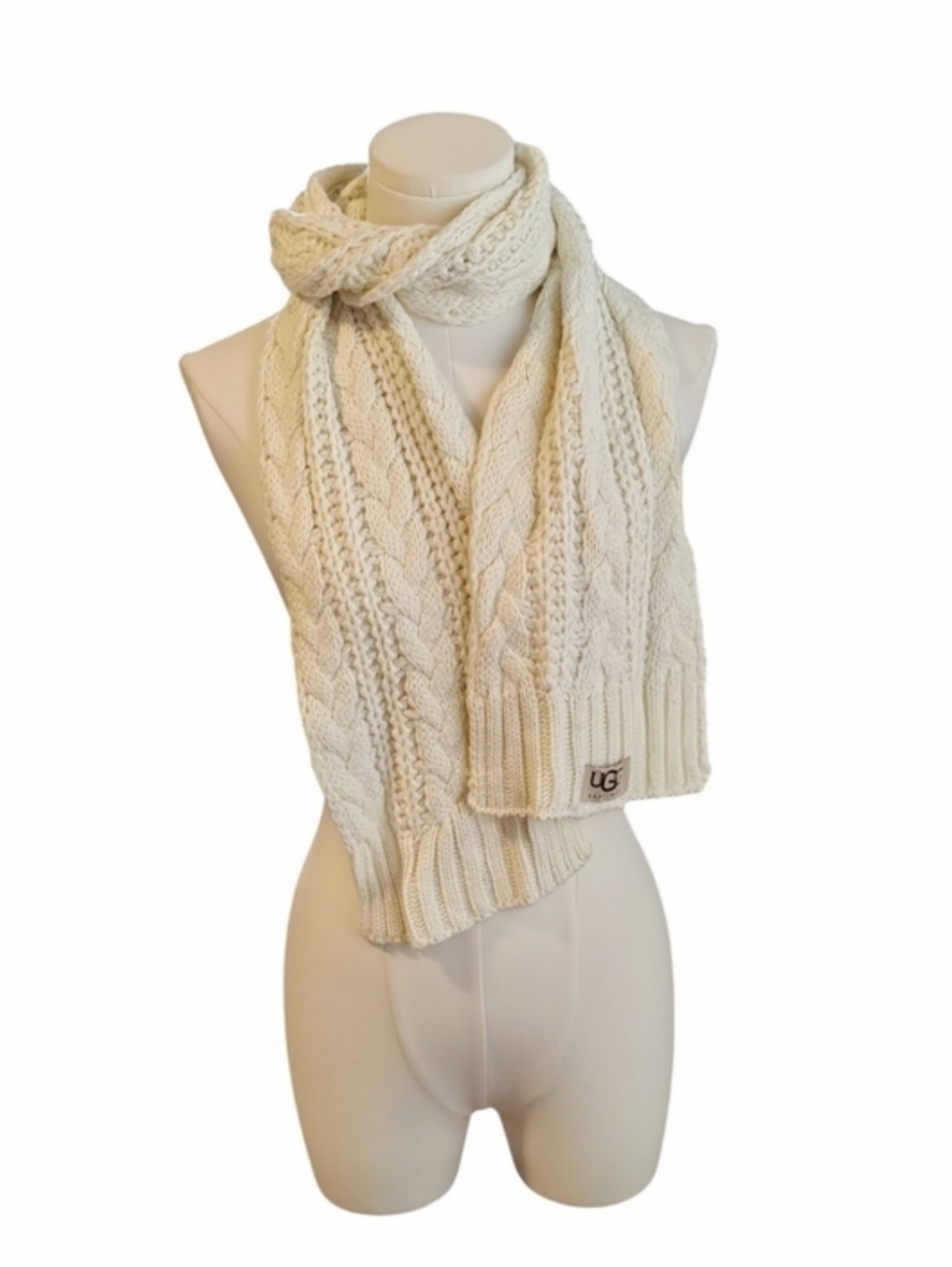 Vintage UGG Cream Vertical Cable Knit Wrap Around Cozy Long Length Scarf
